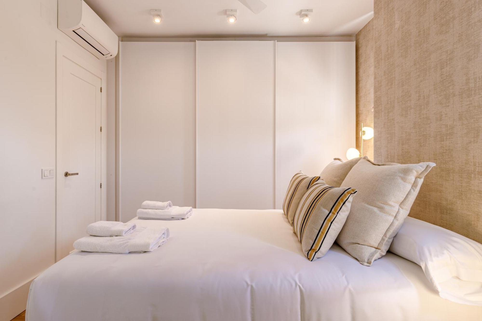 Six Apartments By Caleta Homes Málaga Eksteriør bilde